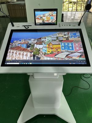 Intelligente doppio schermo AIO meeting podium 32 "finestre PCAP interattivo più 10" LCD display monitor lectern