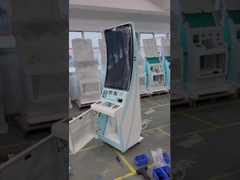 Menu a 43 pollici curvo del ristorante della Banca del chiosco della coda di self service dello schermo attivabile al tatto di condizione del pavimento 23,6 32 39