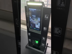 Controller di accesso con touch screen HD da 5 pollici