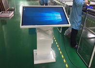 Cavalletto LCD a 65 pollici del giocatore dell'annuncio del chiosco del touch screen del monitor AC100V