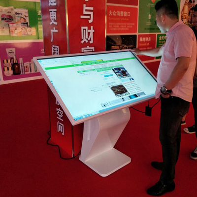 Tutti in un chiosco 21,5 del touch screen del PC pavimento a 55 pollici 32 43 che sta pannello LCD