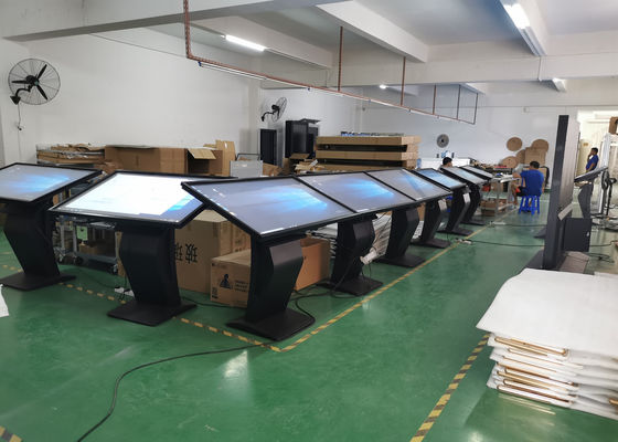 Cavalletto LCD a 65 pollici del giocatore dell'annuncio del chiosco del touch screen del monitor AC100V